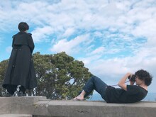 「板垣李光人1st写真集『Rihito 18』」メイキング写真より、安藤政信による撮影の様子。