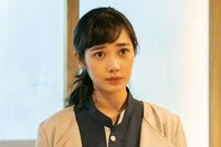 林田岬優演じる絵里。