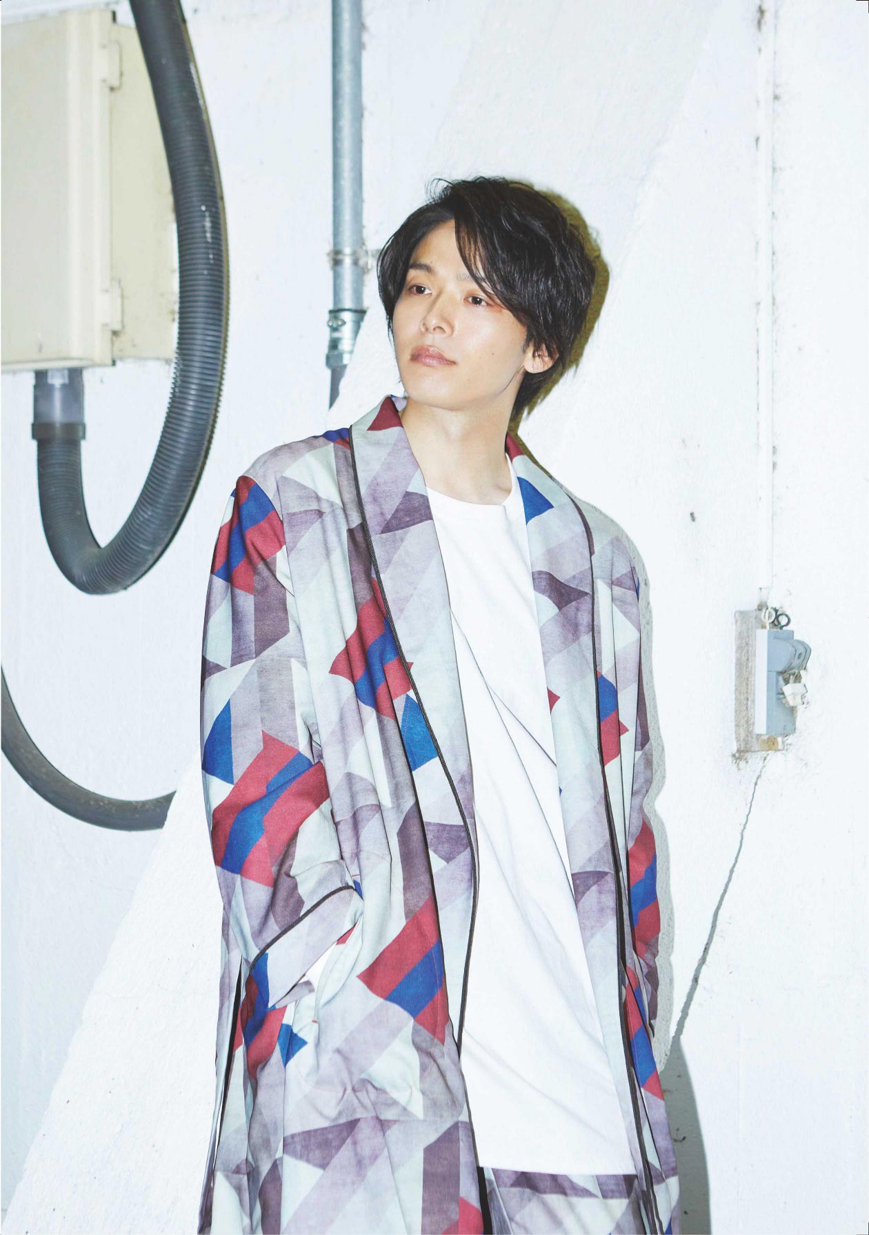 Audition blue6月号より、中村倫也。