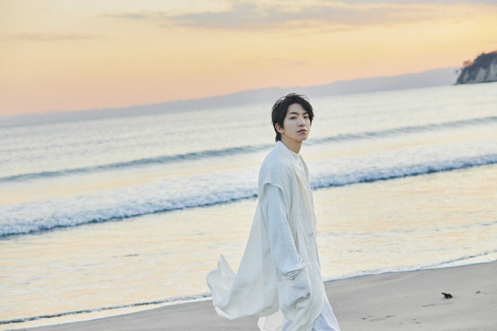 「Bright」より。