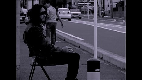 「現代の海賊と女」