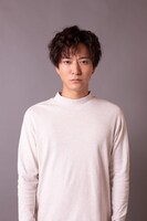 浅香航大演じる智久。