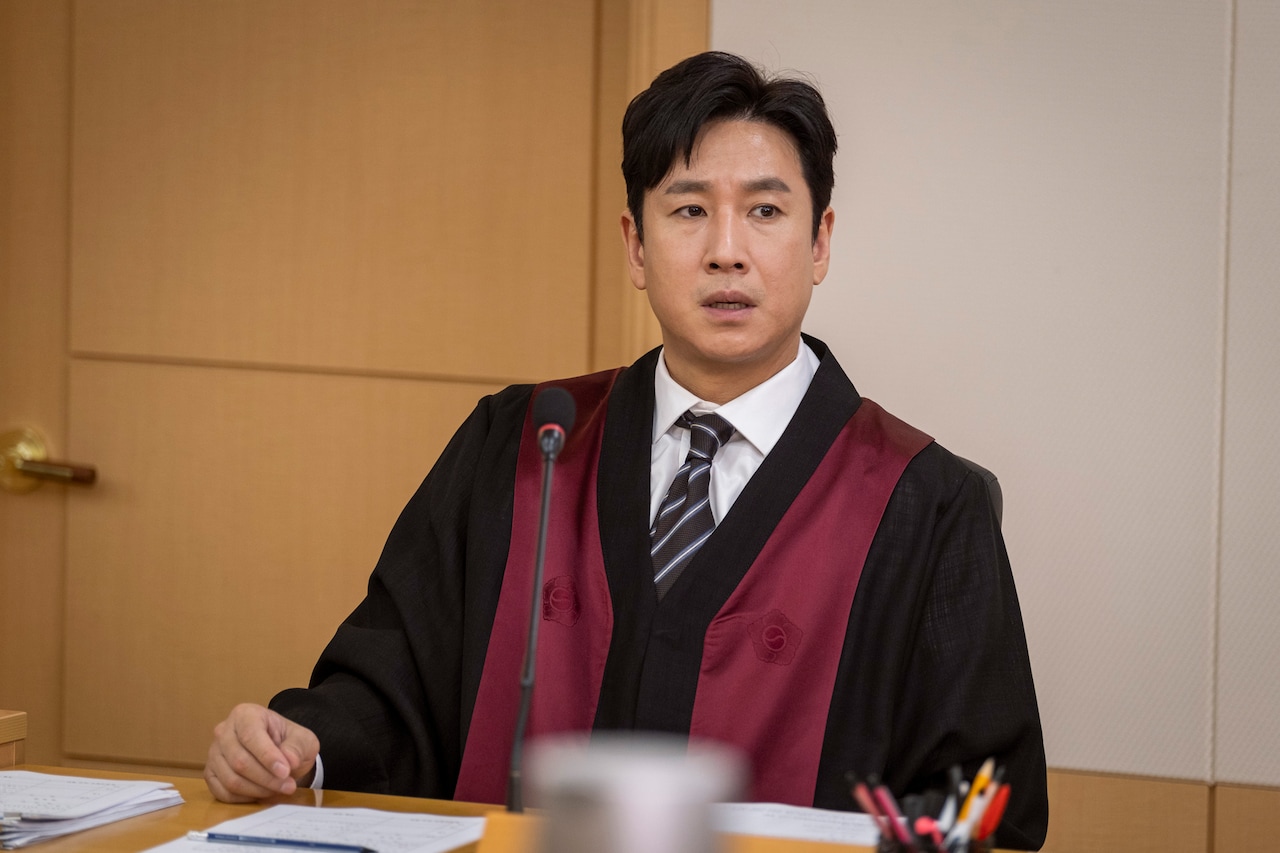 「パラサイト」イ・ソンギュン主演のリーガルドラマ「検事内伝」が日本初放送