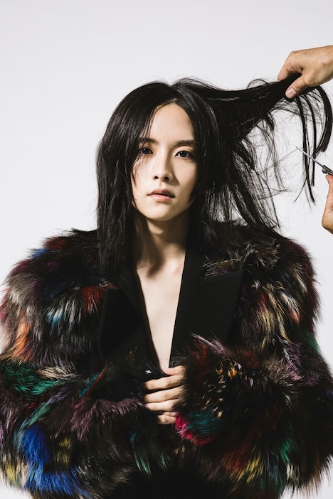 安藤政信が撮影した「板垣李光人1st写真集『Rihito 18』」収録カット。