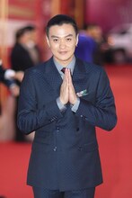 ジョウ・イーウェイ