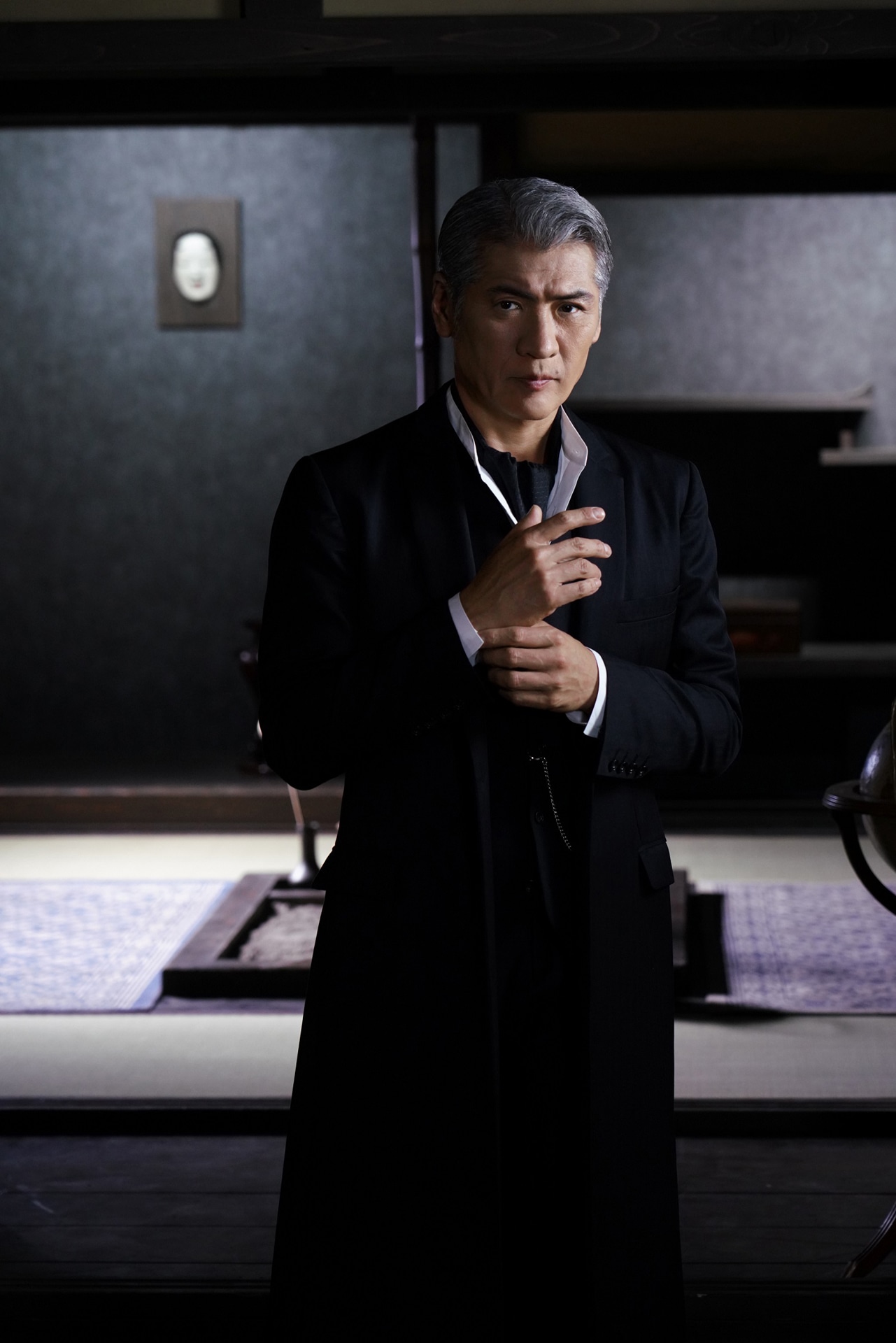 吉川晃司演じる由利麟太郎。