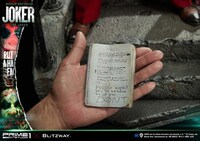 「ミュージアムマスターライン / JOKER: ジョーカー 1/3 スタチュー」の付属アクセサリー。