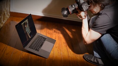 荒木勇人と福士蒼汰による撮影の様子。