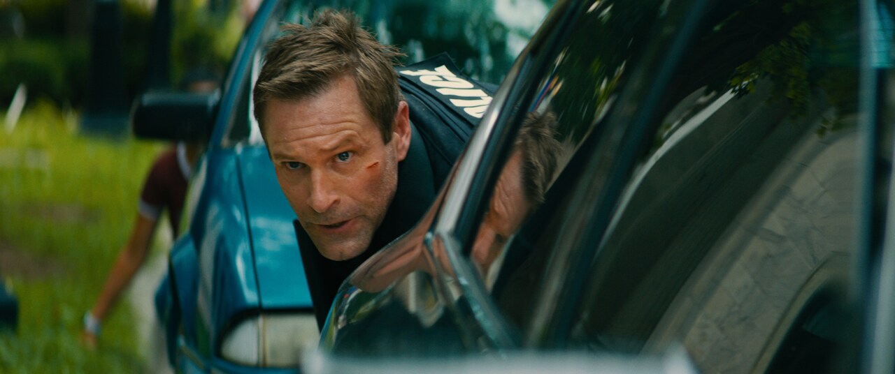 アーロン・エッカート主演「ライブリポート」新たな公開日が決定、場面写真7点も到着