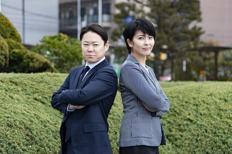 左から阿部サダヲ演じる駒月直、松たか子演じる蔦谷円。