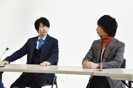 左から小澤廉、植田圭輔。