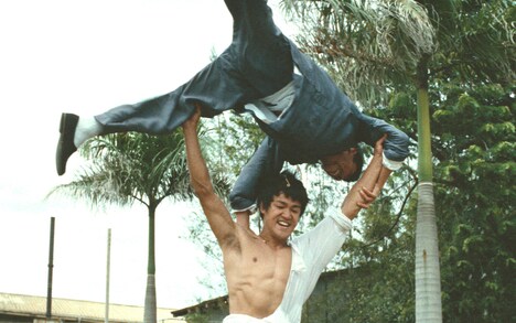 「ドラゴン危機一発」4K版新場面写真