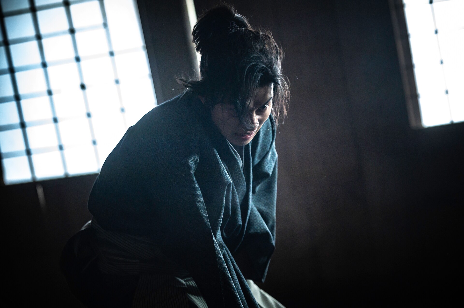 山崎賢人が坂口拓×下村勇二のアクション映画「狂武蔵」に出演、400人