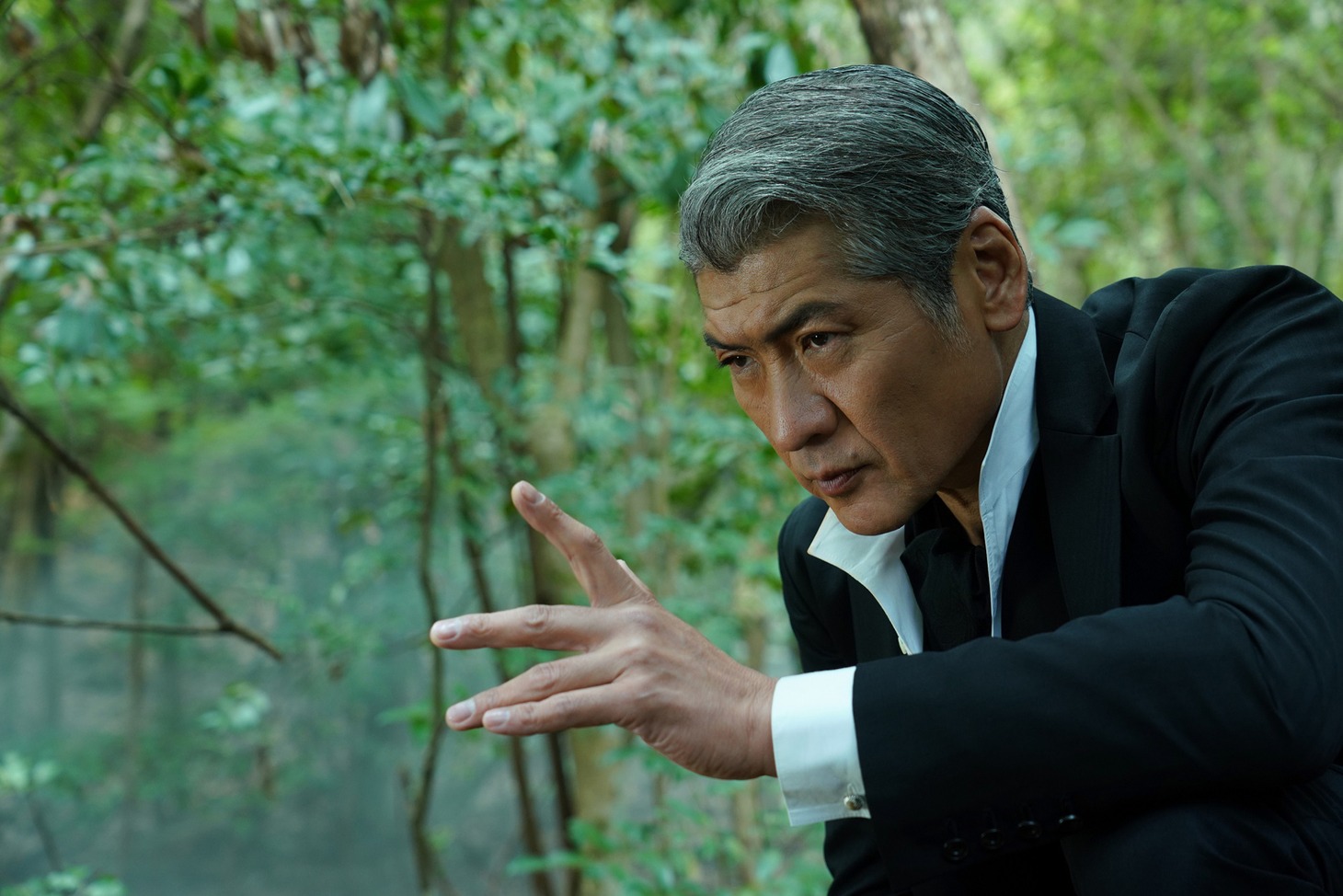 吉川晃司演じる由利麟太郎。