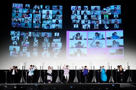 「私がモテてどうすんだ」公開記念生配信イベント「私モテフェス」の様子。