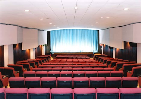 飯田橋ギンレイホールの内観。