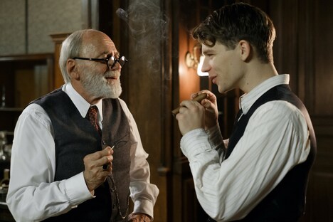 「17歳のウィーン フロイト教授人生のレッスン」