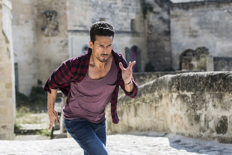 「WAR ウォー!!」新場面写真