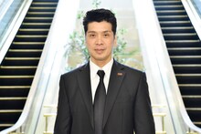 「美食探偵 明智五郎」最終話より、横山一敏。