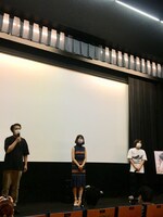 「東京の恋人」初日舞台挨拶の様子。