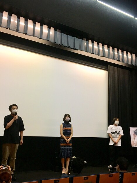 「東京の恋人」初日舞台挨拶の様子。