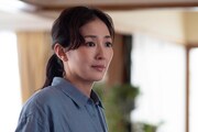 「13(サーティーン)」より、板谷由夏演じる相川麻美。