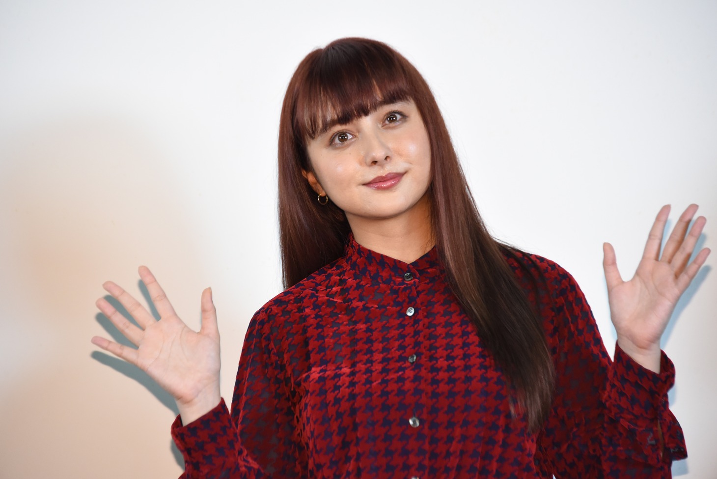 石田ニコル