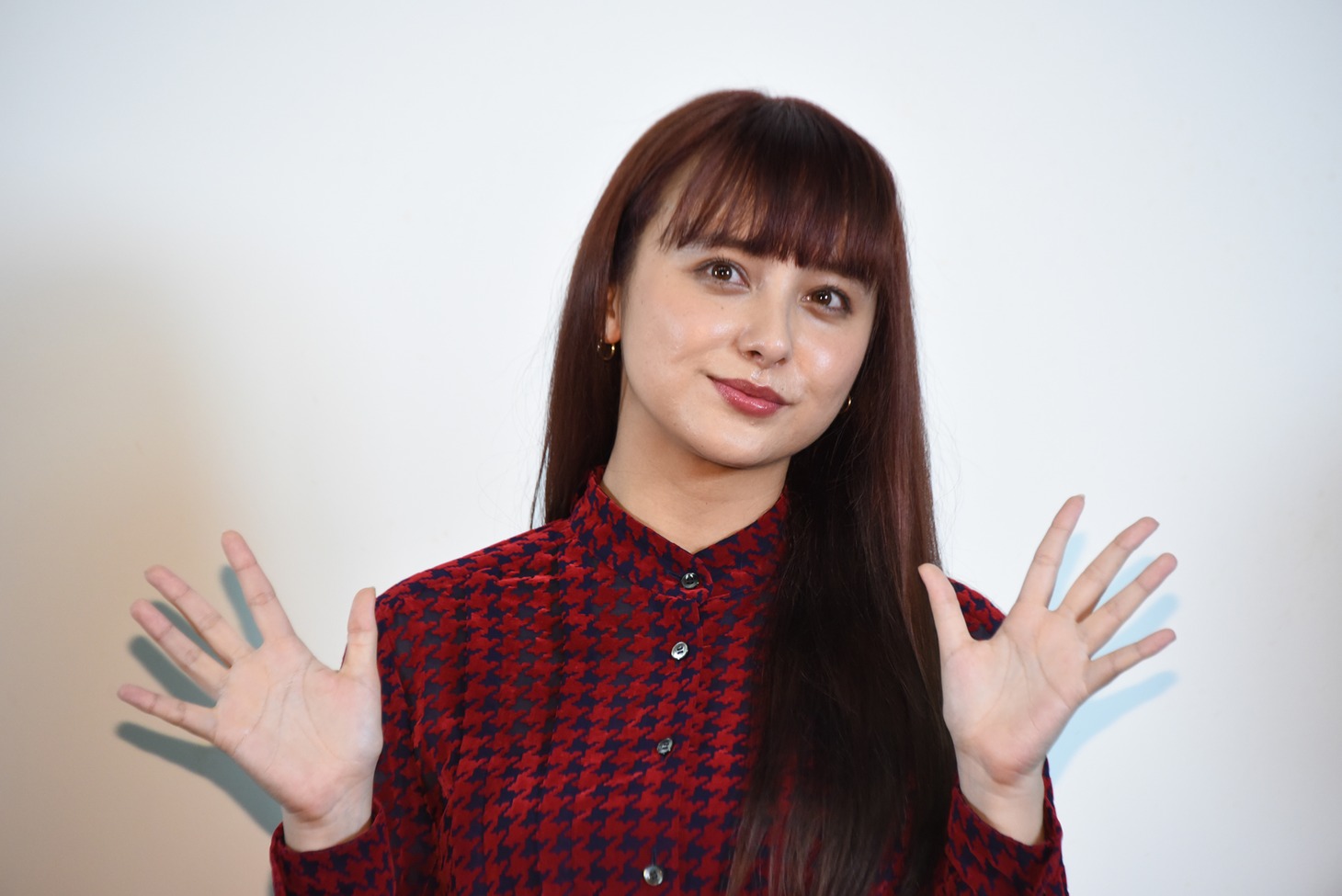石田ニコル