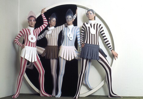 「ライフ・イズ・カラフル！ 未来をデザインする男 ピエール・カルダン」