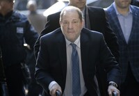 2020年2月24日、有罪判決を受けた日のハーヴェイ・ワインスタイン。（写真提供：JOHN ANGELILLO / UPI / Newscom / ゼータ イメージ）