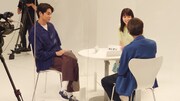 「コンフィデンスマンTV」第2回のメイキング写真。