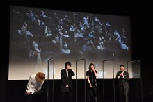 阿部サダヲ（右端）演じる遼に「イラッとした」観客の数に爆笑する登壇者たち。