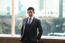 織田裕二演じる甲斐正午。