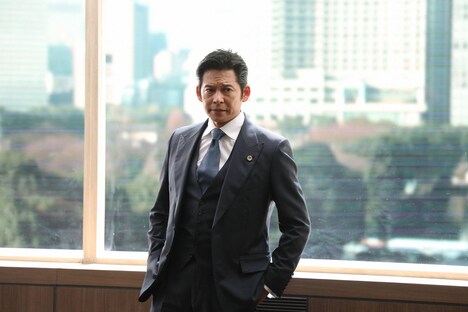 織田裕二演じる甲斐正午。