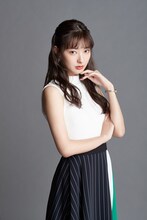 宮本茉由演じる柳沙羅。