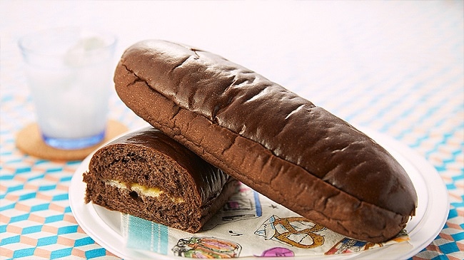 「リーゼント風コッペ プリン味」（税抜100円）
