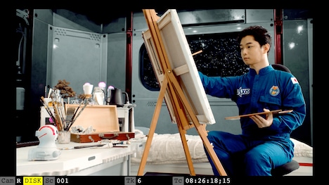 「40万キロかなたの恋」の合成後の場面写真。