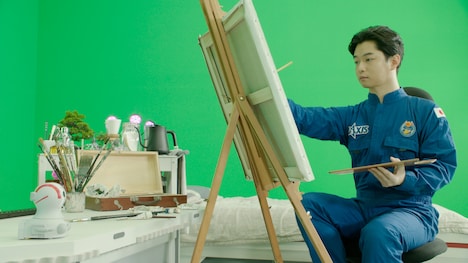 「40万キロかなたの恋」のグリーンバックでの撮影風景。