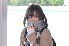 黒川智花演じる謎の女。