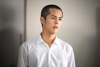 奥野壮演じる吉田正樹。