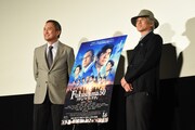 「Fukushima 50」カムバック上映舞台挨拶の様子。左から渡辺謙、佐藤浩市。