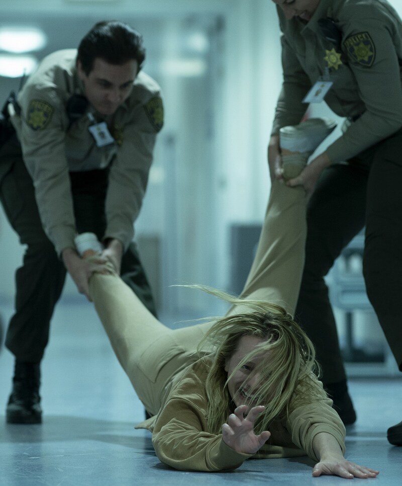 「透明人間」新場面写真