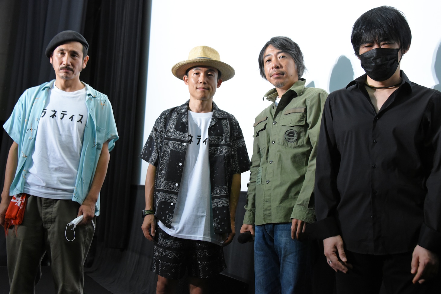 左から渋川清彦、GOMA、豊田利晃監督、ヤマジカズヒデ。