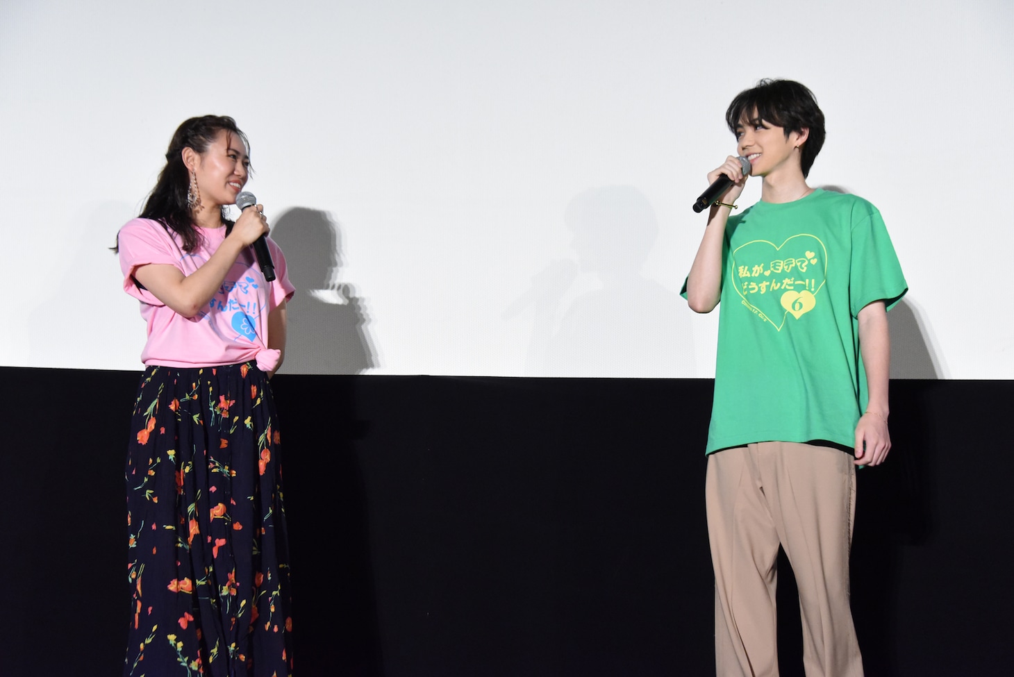 左から山口乃々華、吉野北人。