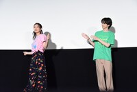 左から山口乃々華、吉野北人。