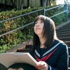 小宮有紗主演のSF青春ドラマ「13月の女の子」予告解禁、新キャストに津田寛治ら