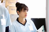 石原さとみ演じる葵みどり。