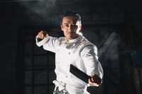 「TOKYOドラゴン飯店」より、山口祥行演じる⾠。