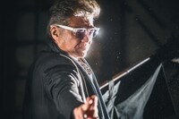 「TOKYOドラゴン飯店」より、小沢仁志演じる小沢仁。