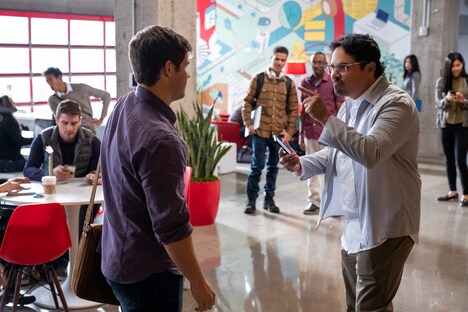 「ジェクシー！ スマホを変えただけなのに」新場面写真